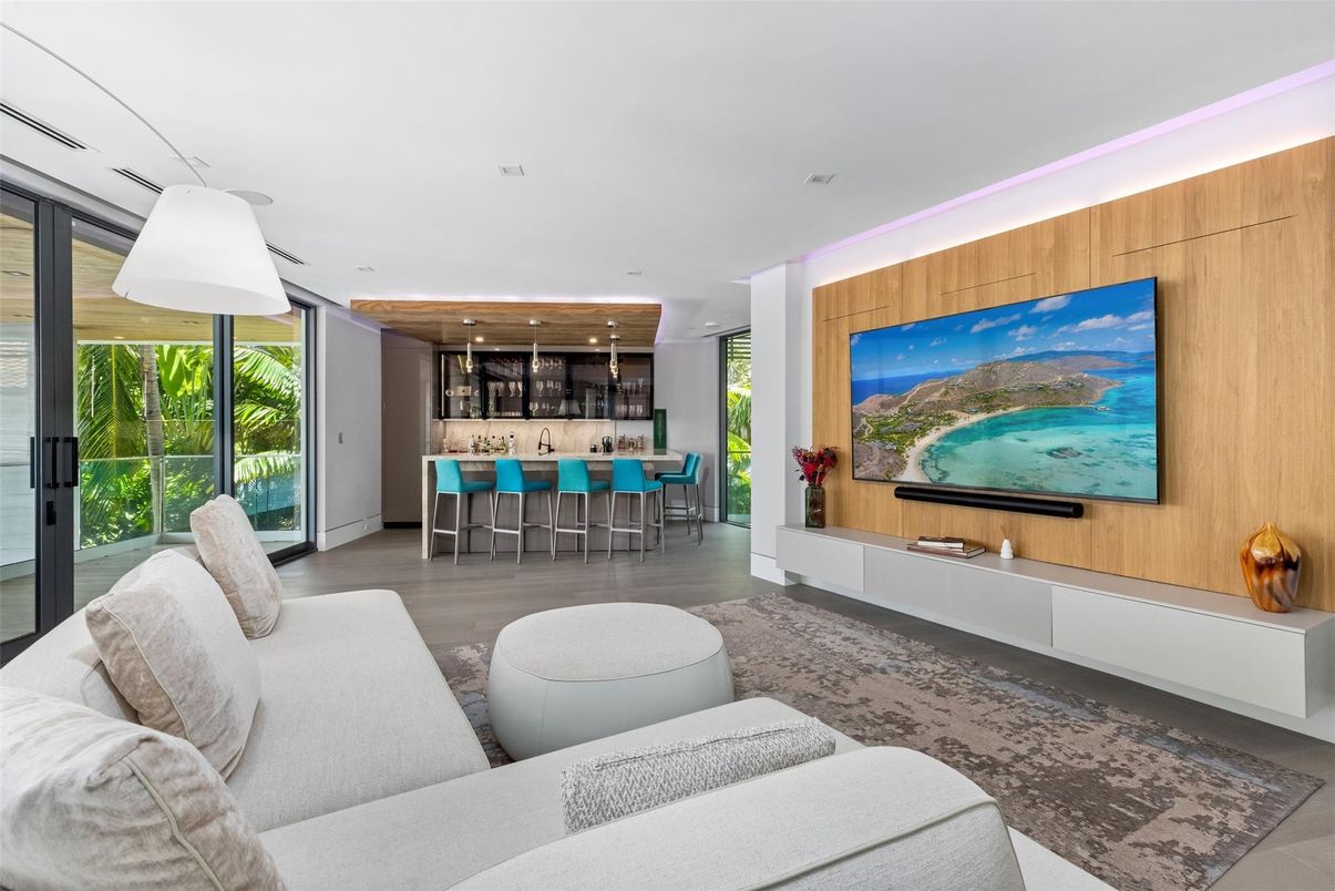 Interior, Kitchen, Living room, Pendant Lights, Recessed Lighting, Wood Texture Flooring, Wooden Walls
