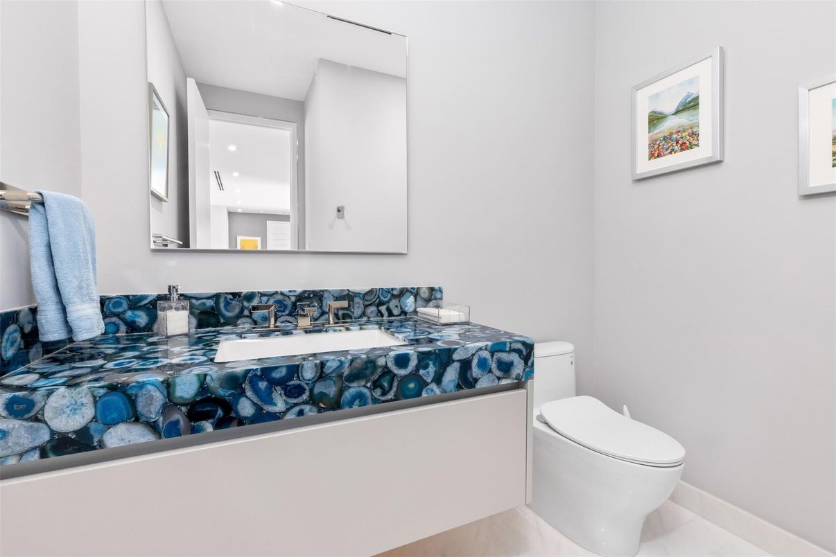 Bathroom, Interior, Recessed Lighting
