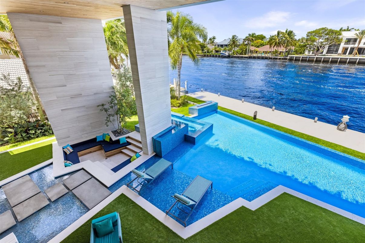 Exterior, Pool, Water