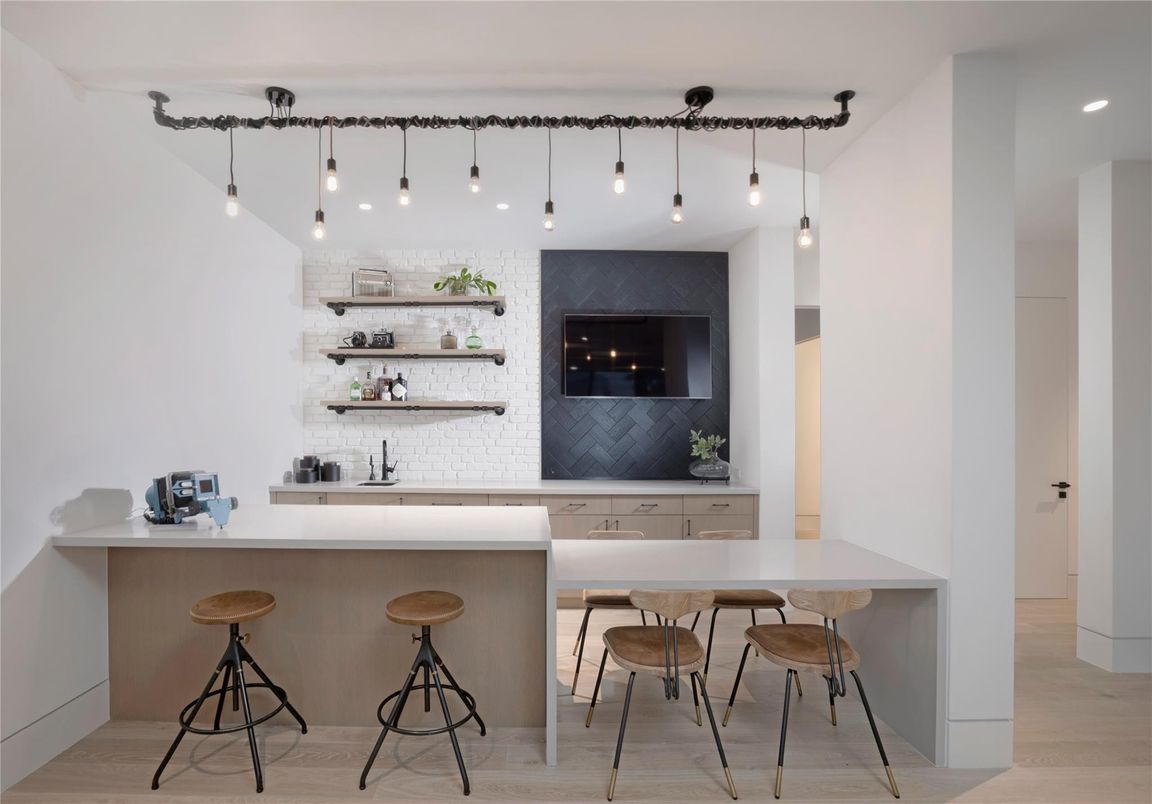 Interior, Pendant Lights, Recessed Lighting, Wood Texture Flooring