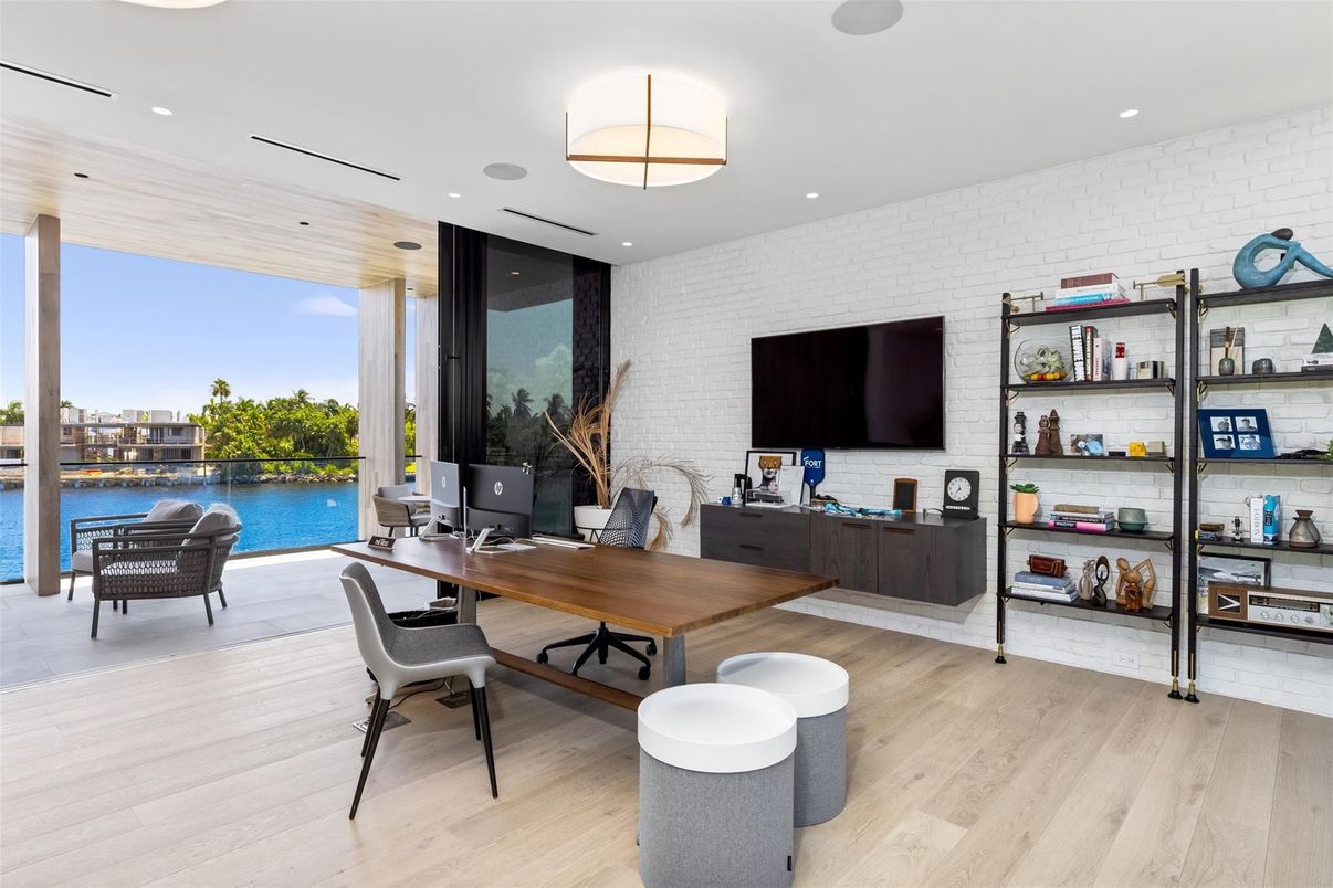 Home Office, Interior, Recessed Lighting, Stone Walls, Water, Wood Texture Flooring
