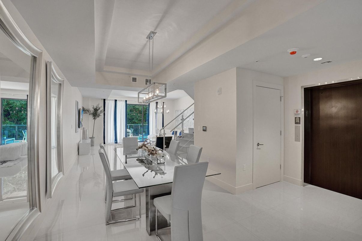 Dining room, Interior, Pendant Lights, Recessed Lighting