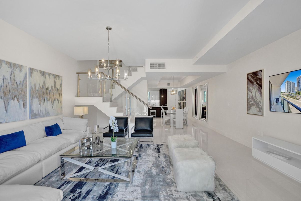 Chandelier, Interior, Living room, Pendant Lights