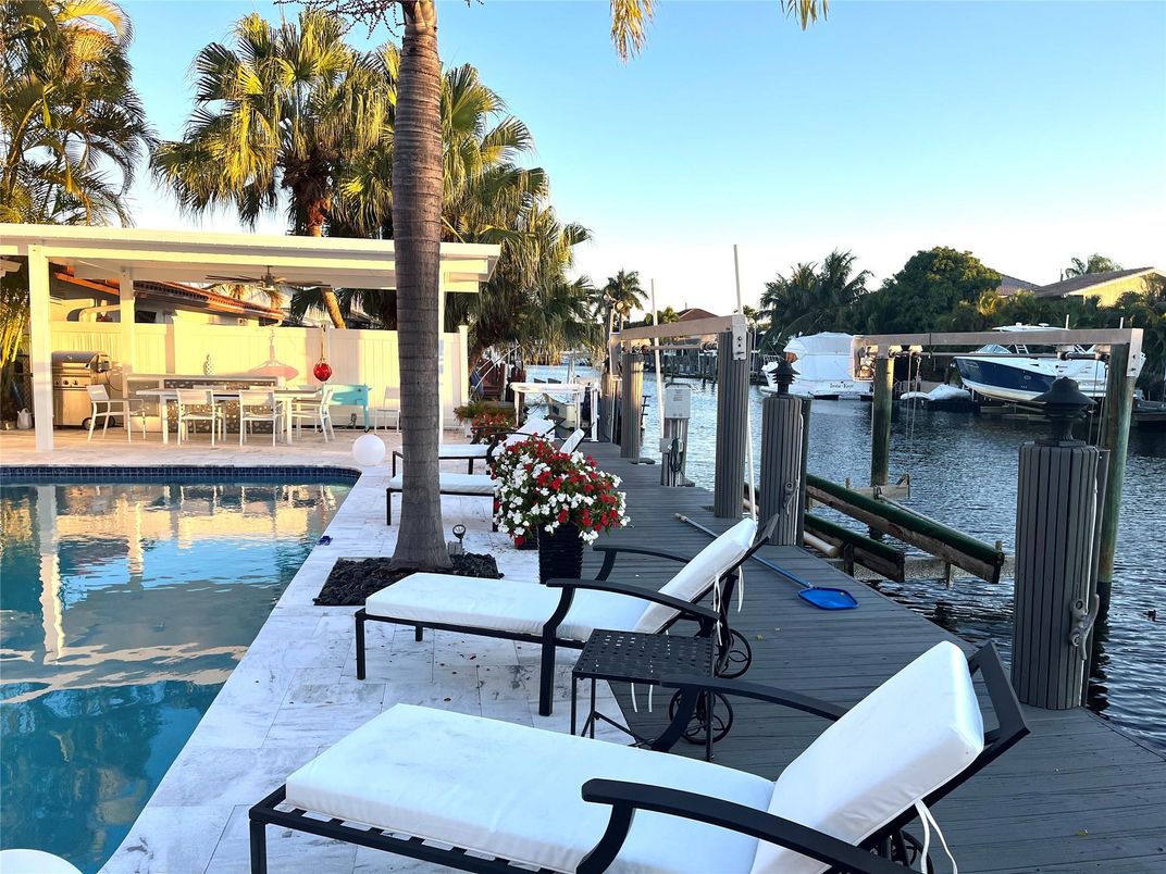 Exterior, Pool, Water