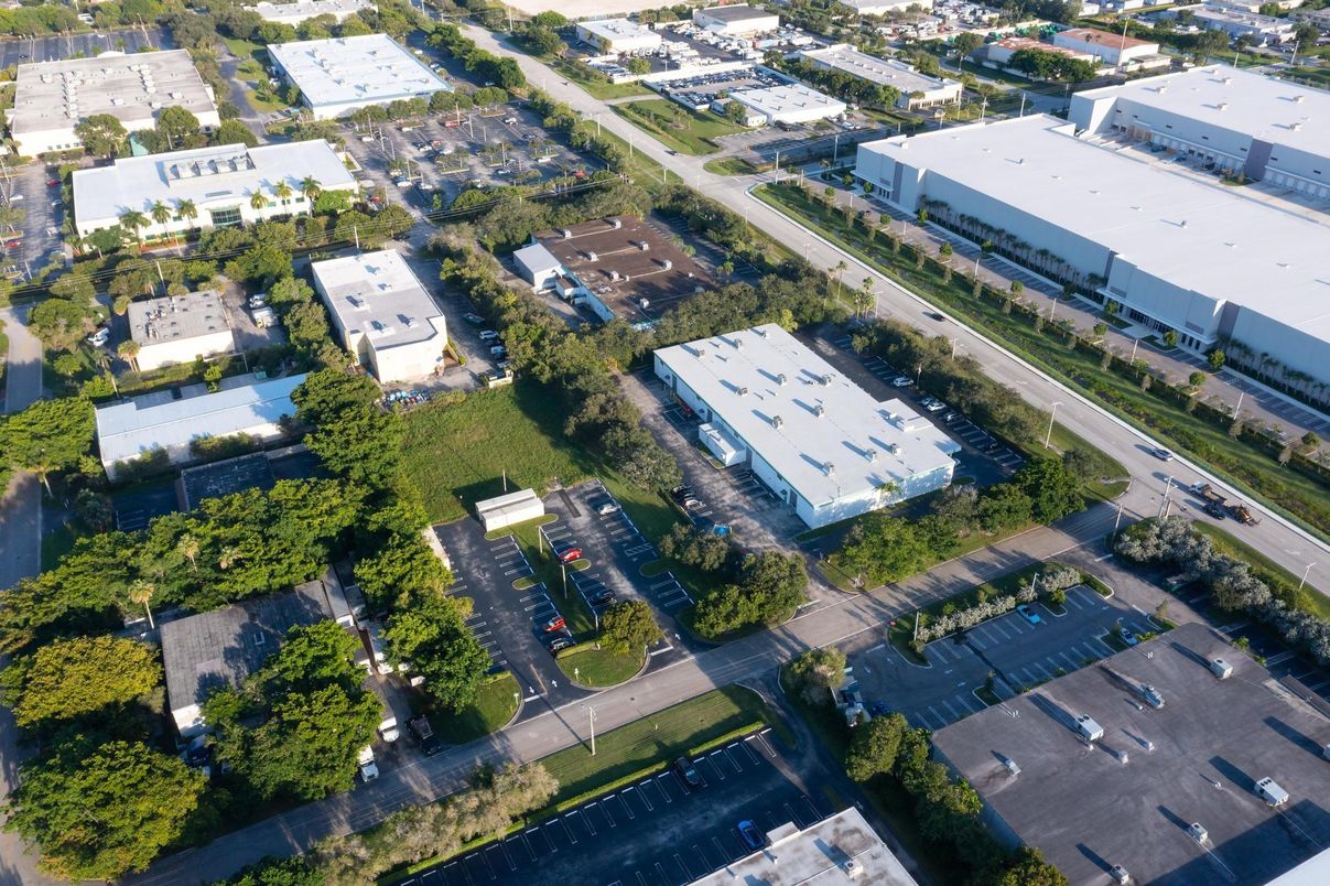 Exterior, Drone