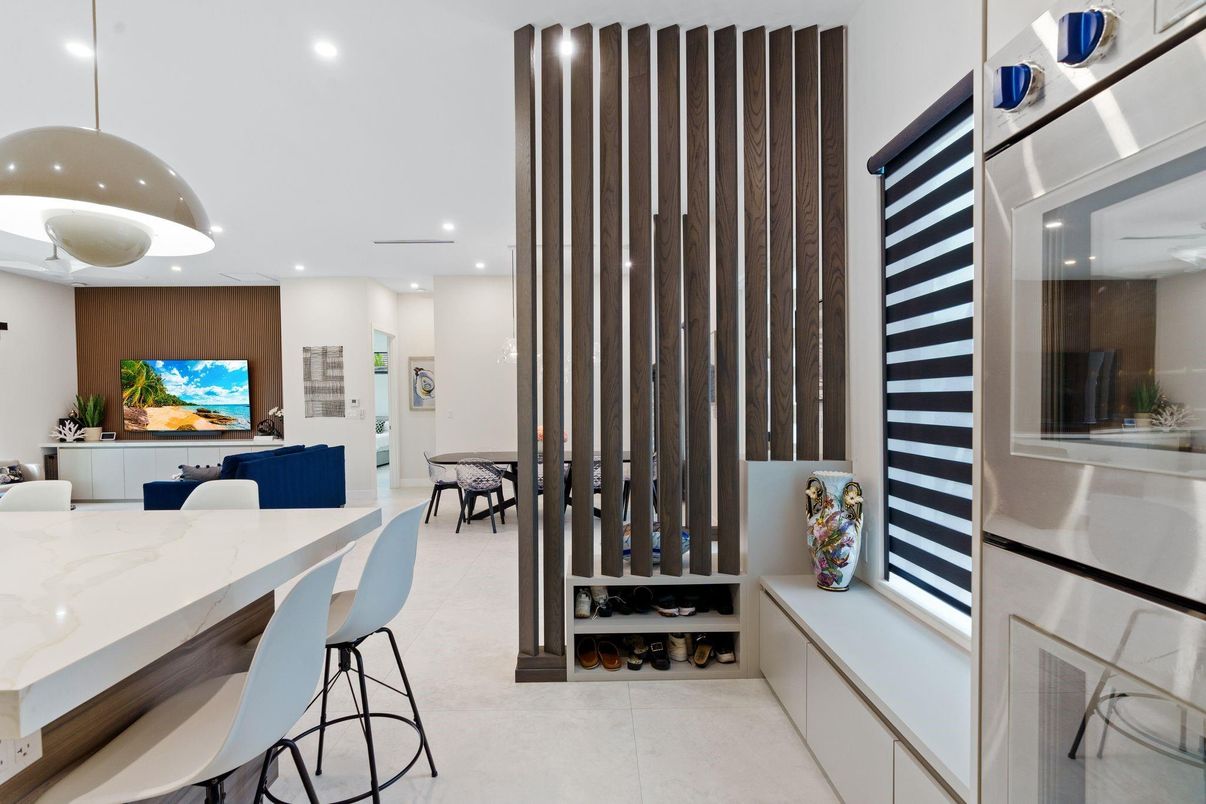 Dining room, Interior, Pendant Lights, Recessed Lighting
