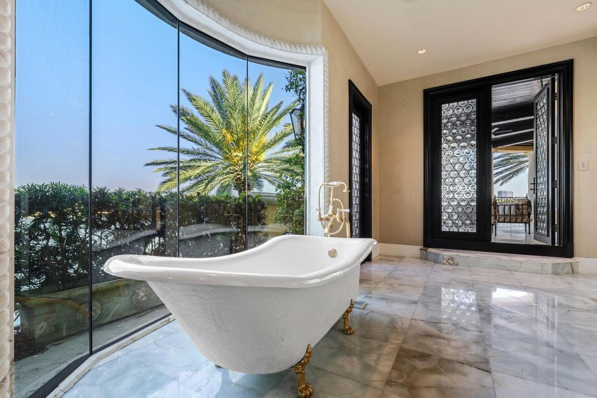 Bathroom, Free Standing Baths, Interior, Marble, Recessed Lighting