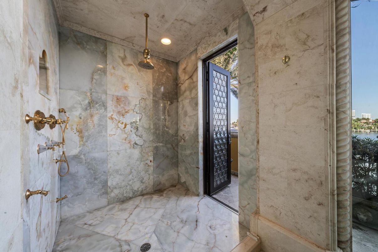Bathroom, Interior, Marble, Marble Walls, Recessed Lighting