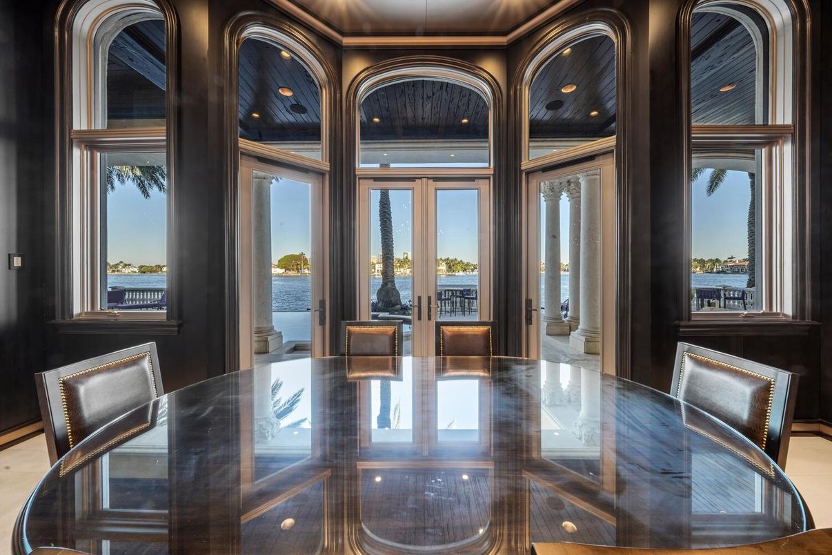 Dining room, Interior, Water