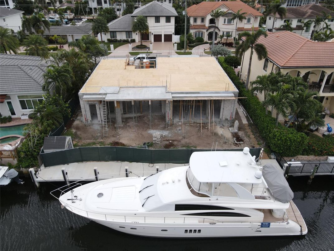 Exterior, Drone
