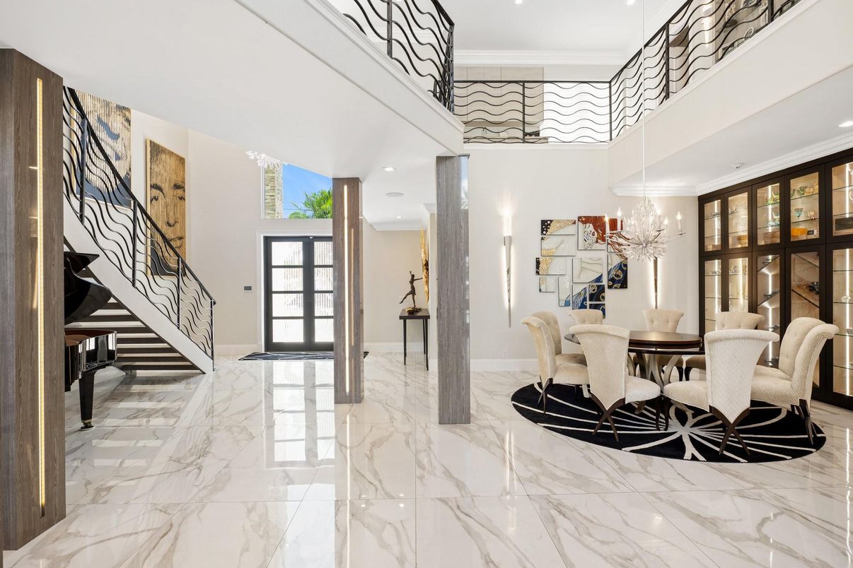 Chandelier, Dining room, Interior, Marble, Recessed Lighting