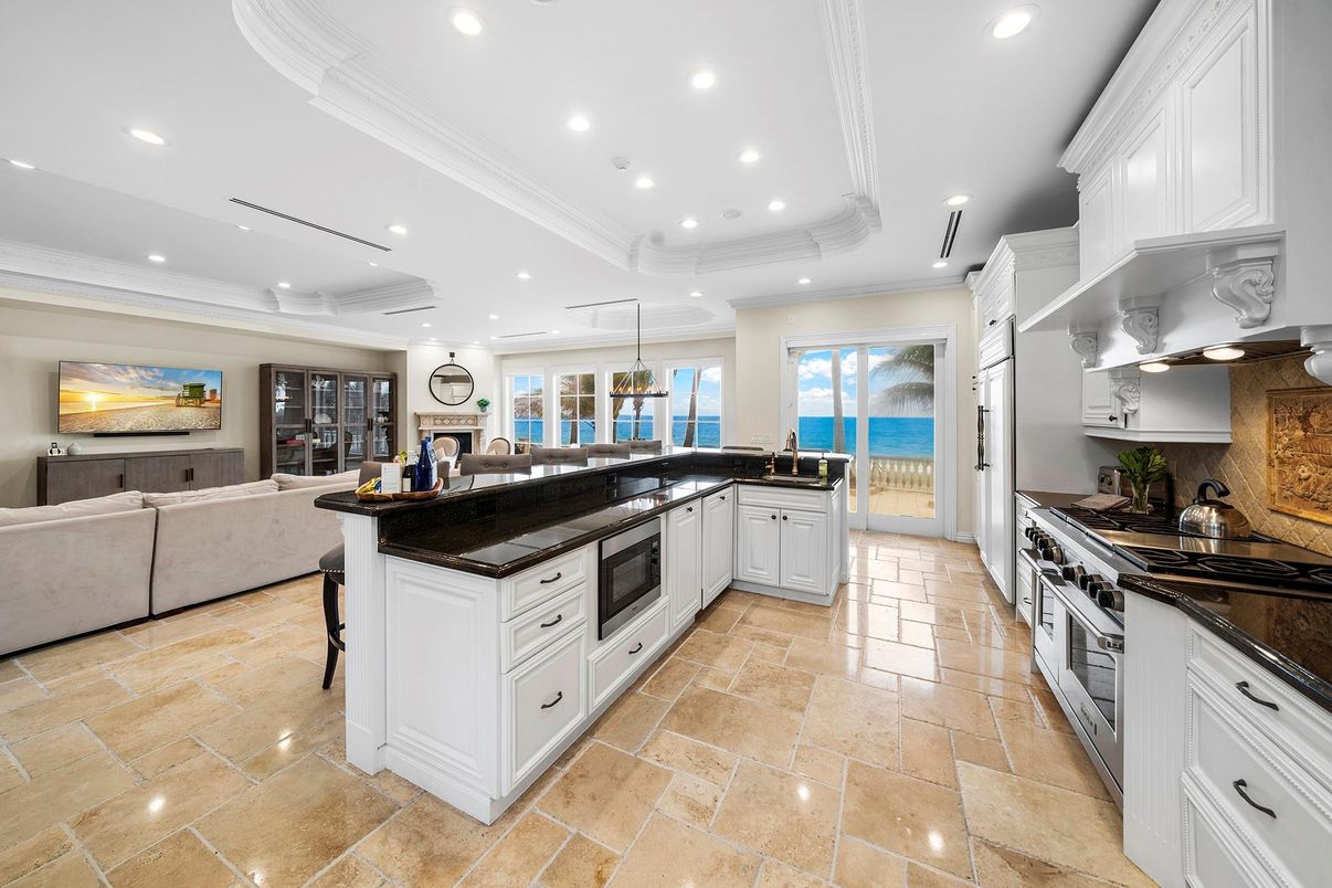 Interior, Kitchen, Living room, Recessed Lighting, Stainless Steel Appliances, Water