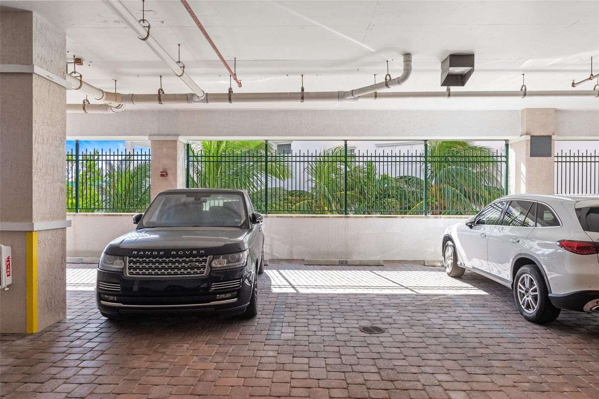 Garage, Interior