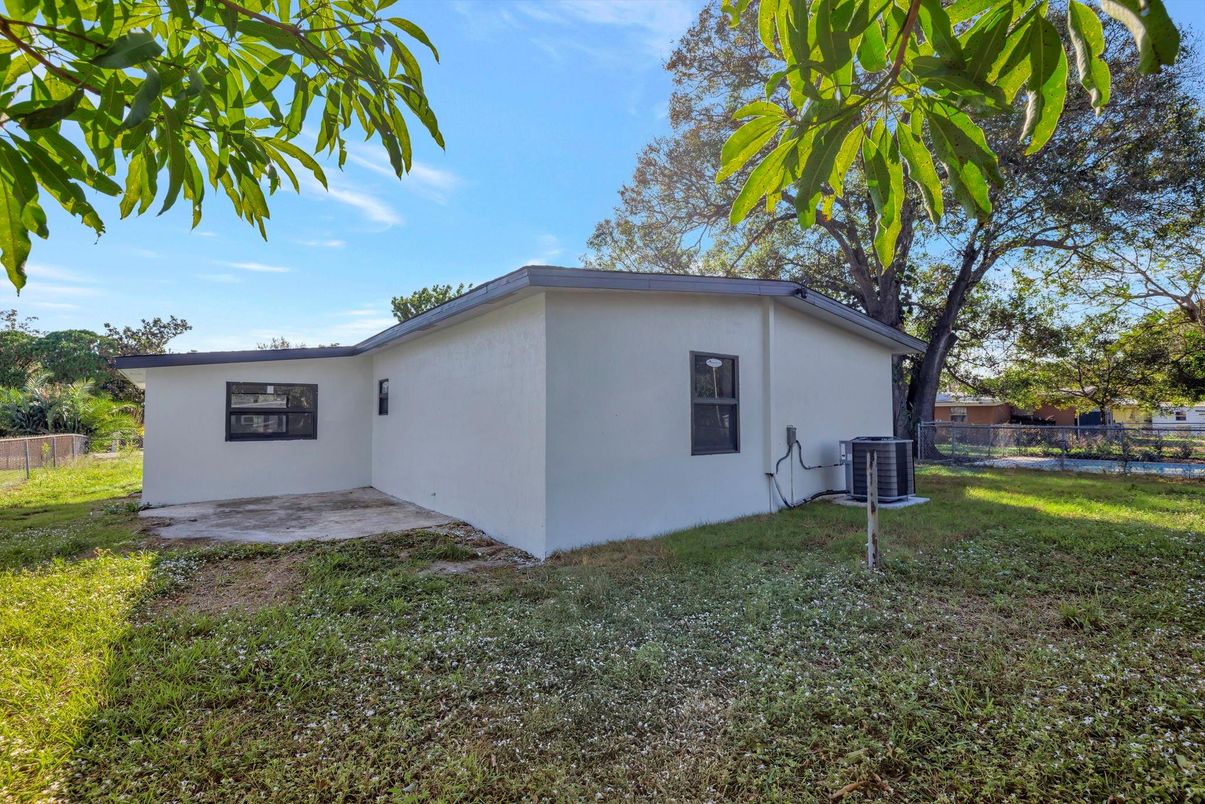 Backyard, Exterior