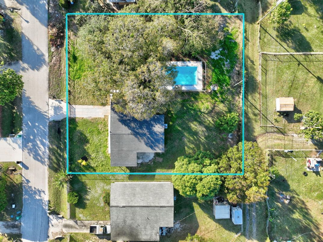 Exterior, Drone