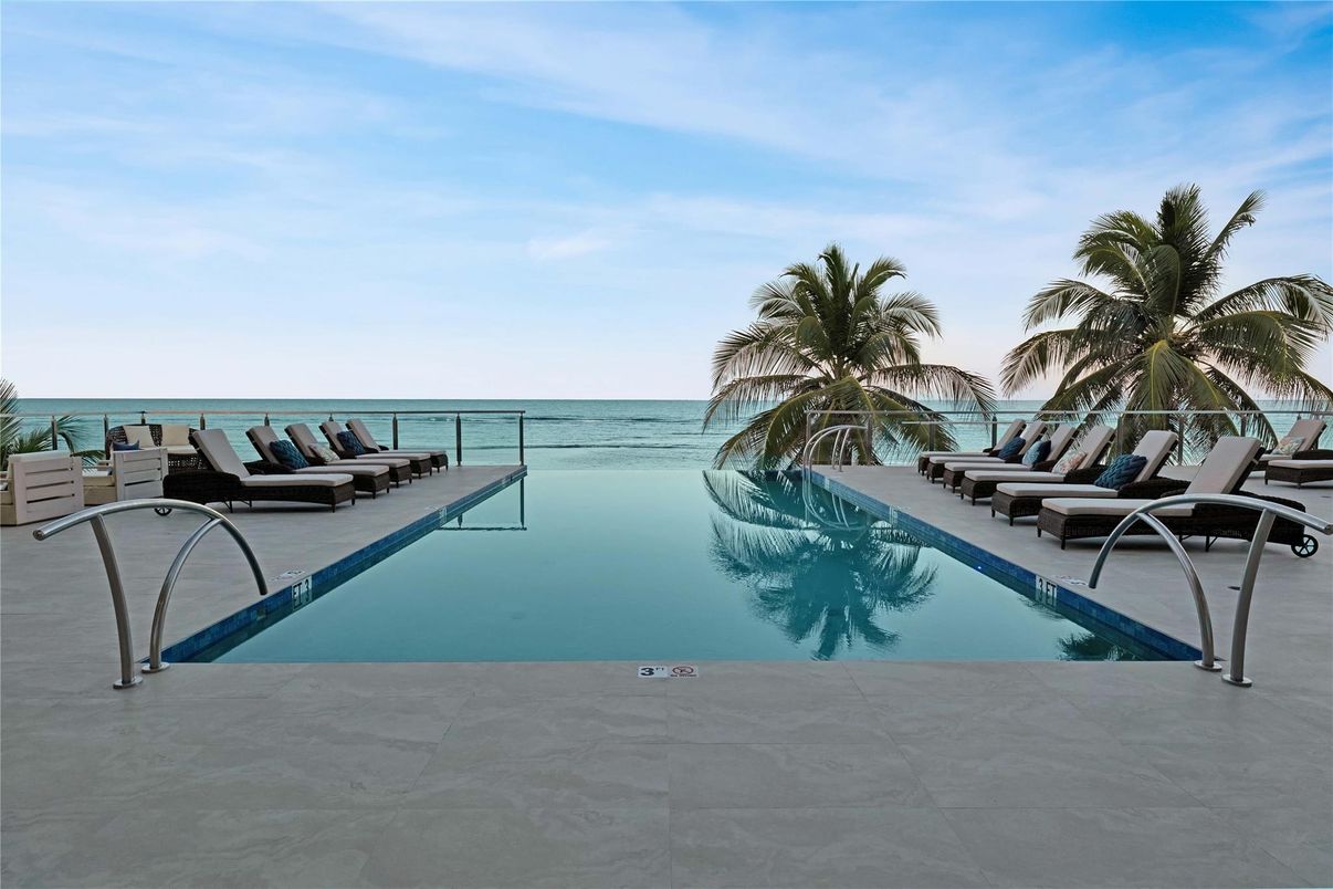 Exterior, Pool, Water
