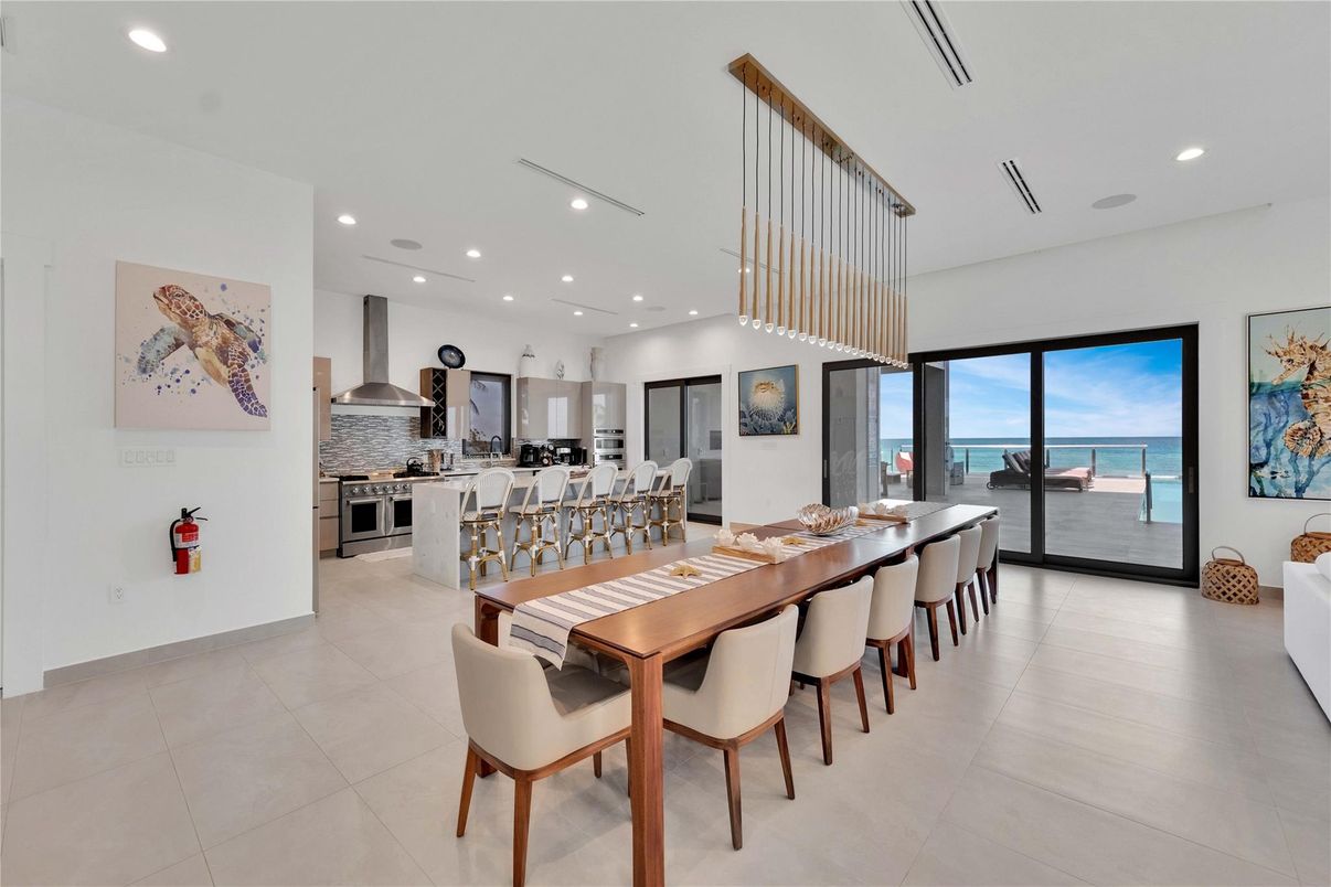Dining room, Interior, Kitchen, Pendant Lights, Recessed Lighting, Stainless Steel Appliances, Water