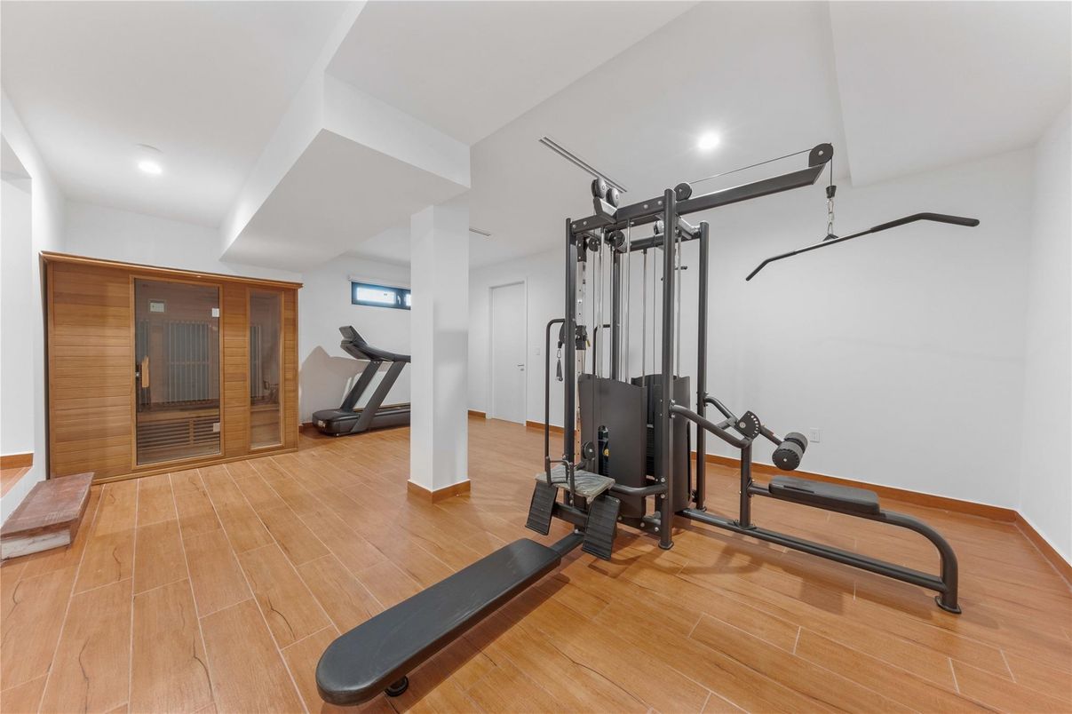 Fitness Equipment, Interior, Recessed Lighting, Wood Texture Flooring