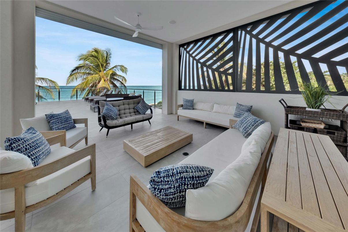 Interior, Living room, Water