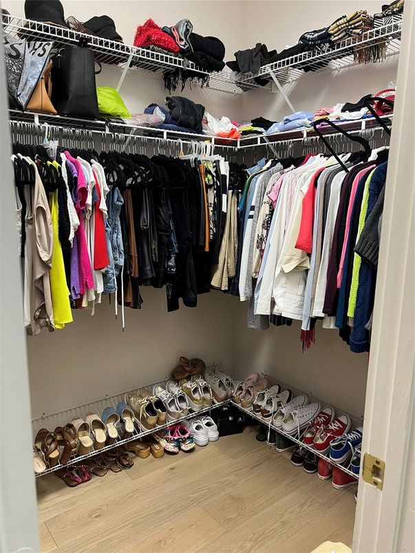 Interior, Walk-in Closets, Wood Texture Flooring