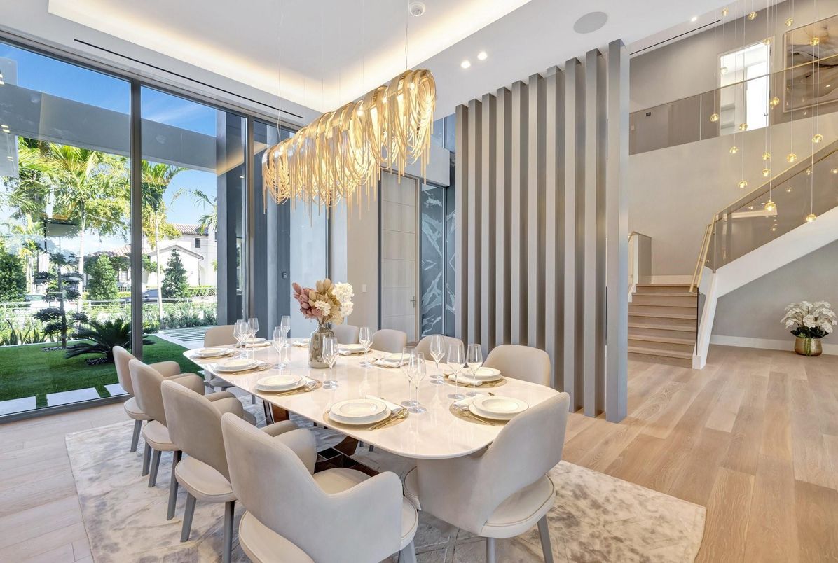 Chandelier, Dining room, Interior, Recessed Lighting, Wood Texture Flooring