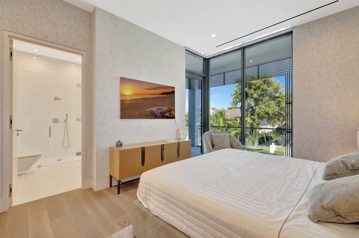 Bathroom, Bedroom, Interior, Recessed Lighting, Wood Texture Flooring