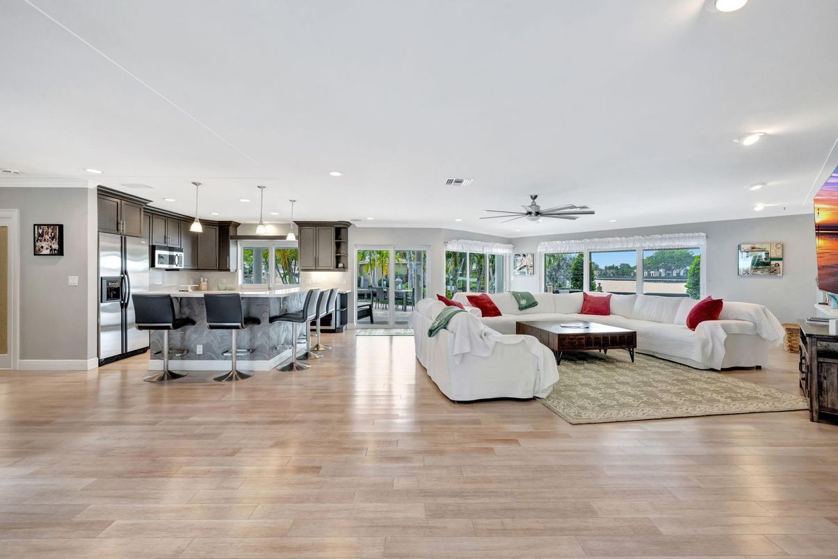 Dining room, Interior, Kitchen, Living room, Pendant Lights, Recessed Lighting, Stainless Steel Appliances, Wood Texture Flooring