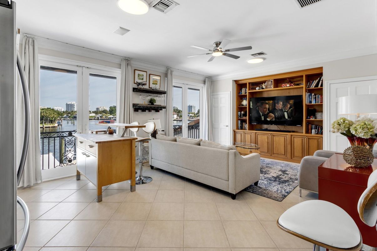 Interior, Living room, Water