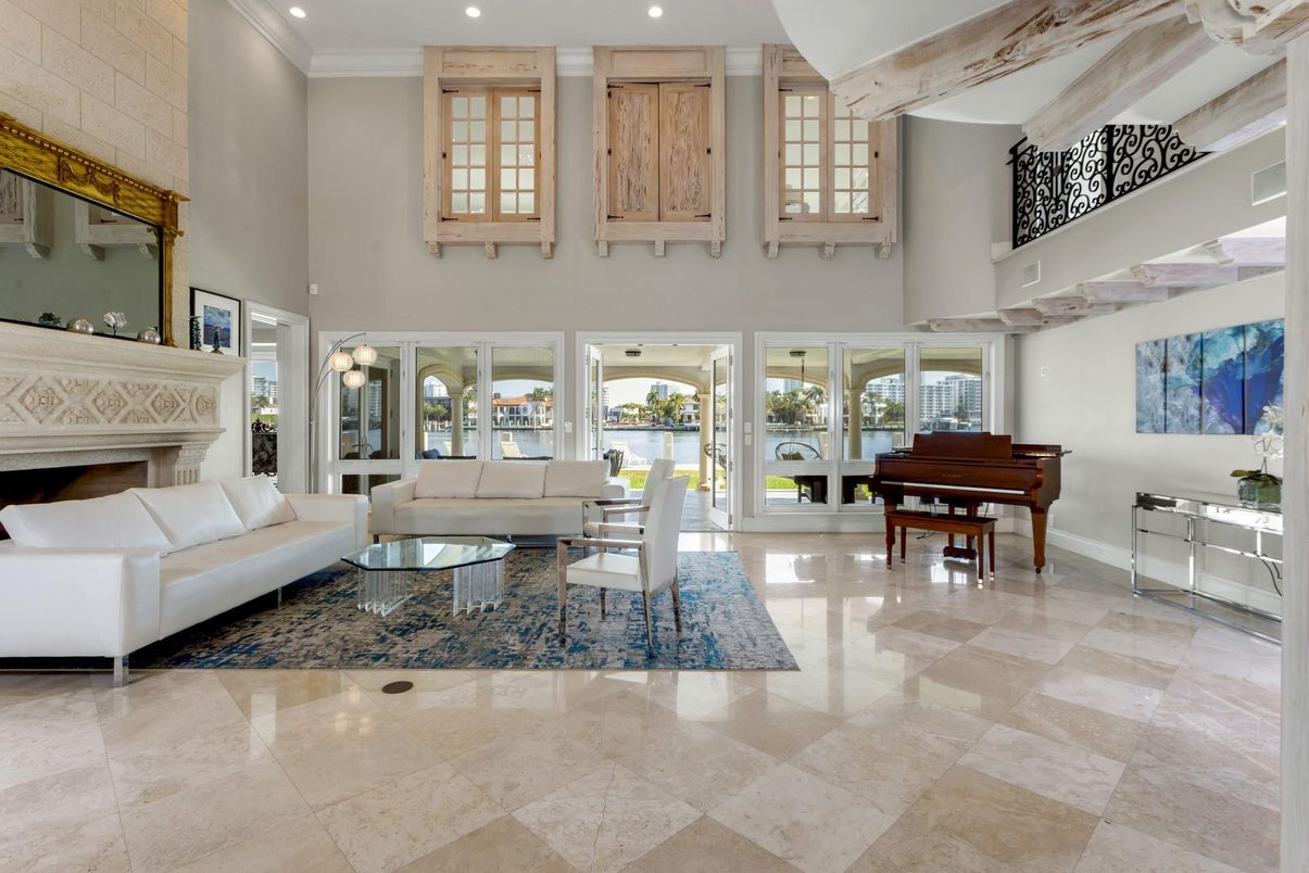 Fireplace, Interior, Living room, Piano, Recessed Lighting