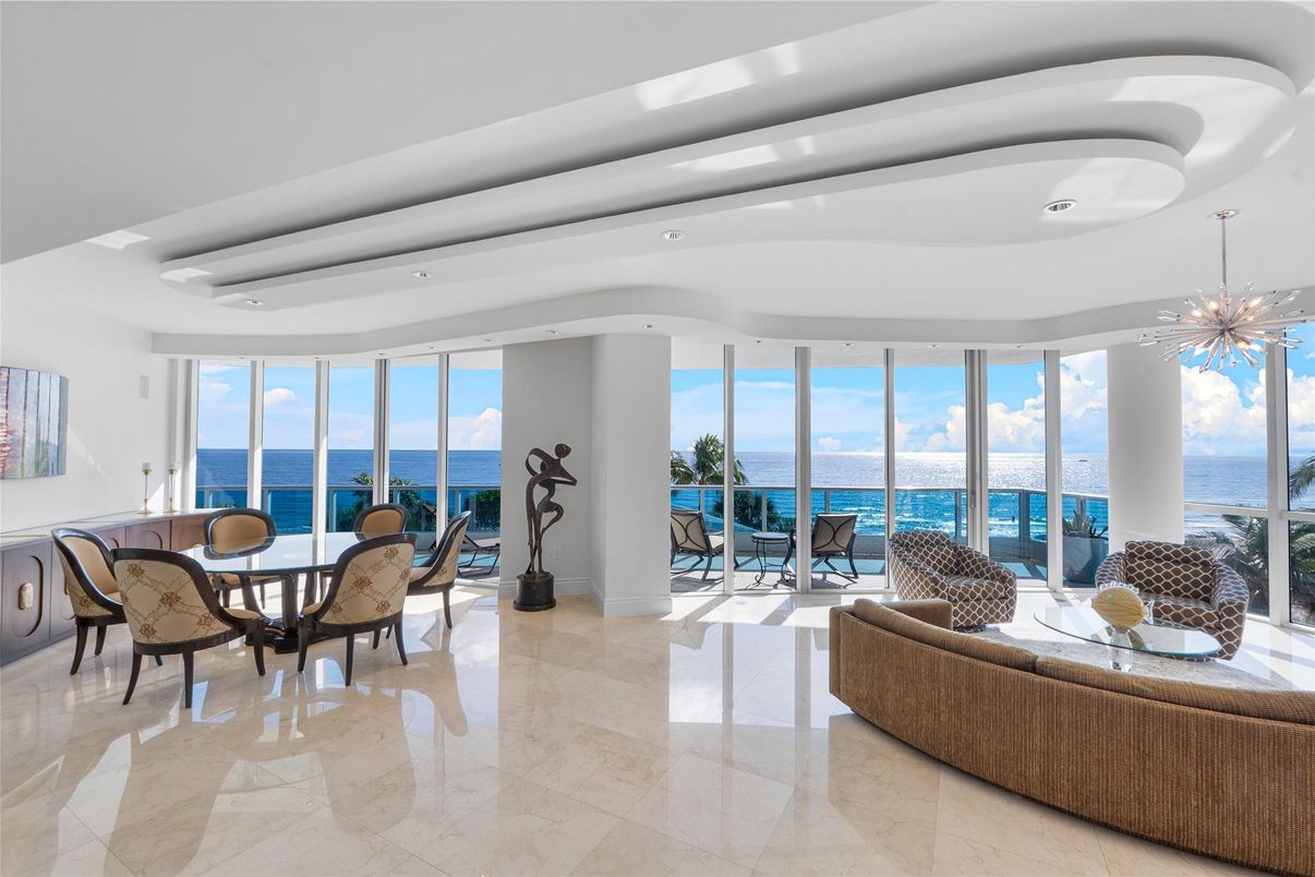 Dining room, Interior, Pendant Lights, Recessed Lighting, Water