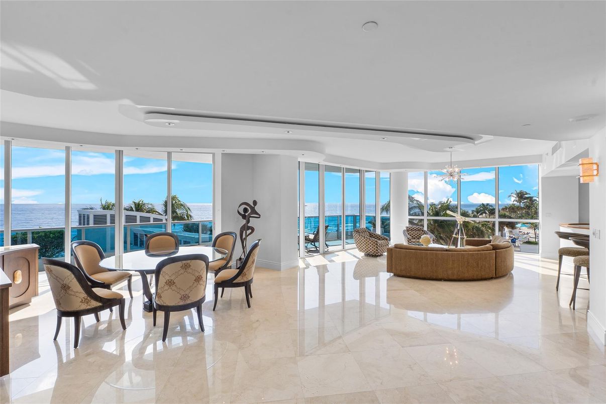 Dining room, Interior, Pendant Lights, Recessed Lighting, Water
