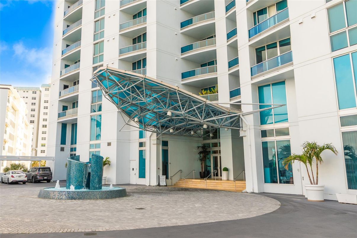 Exterior, Facade, Condo Building