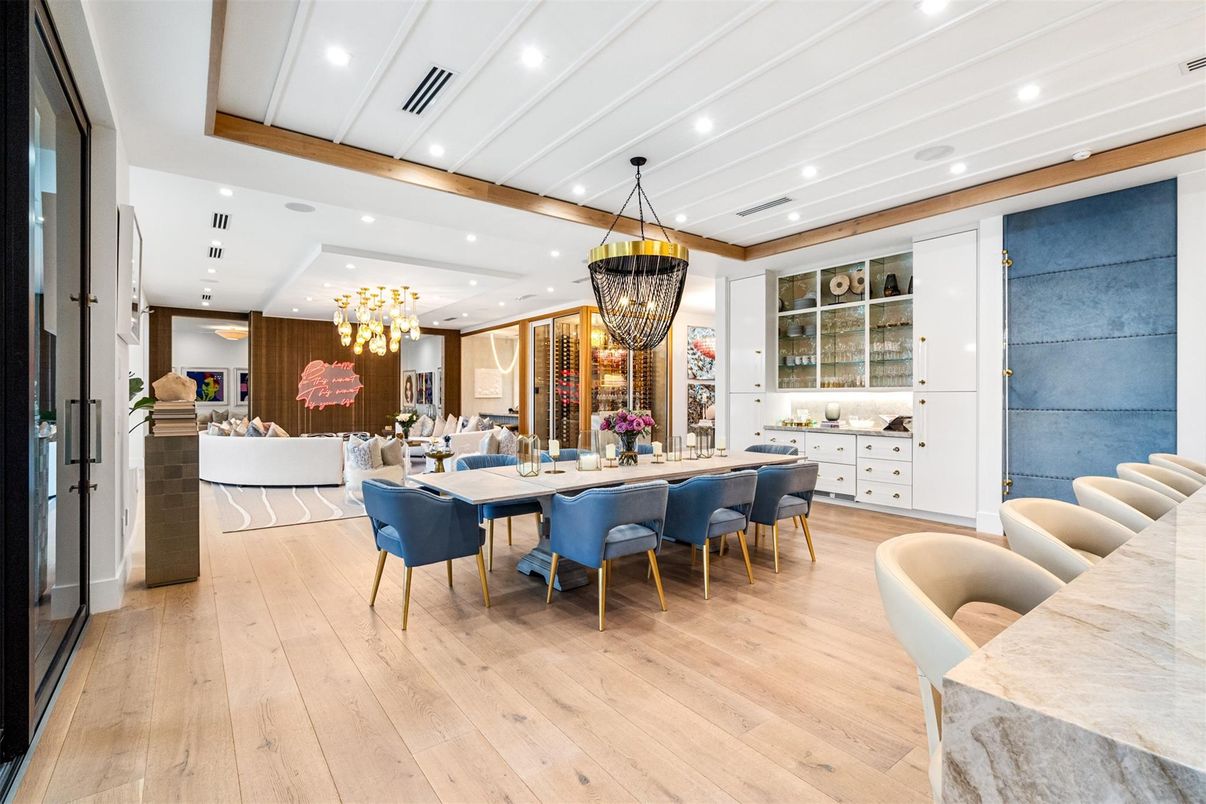 Chandelier, Dining room, Interior, Living room, Recessed Lighting, Wood Texture Flooring