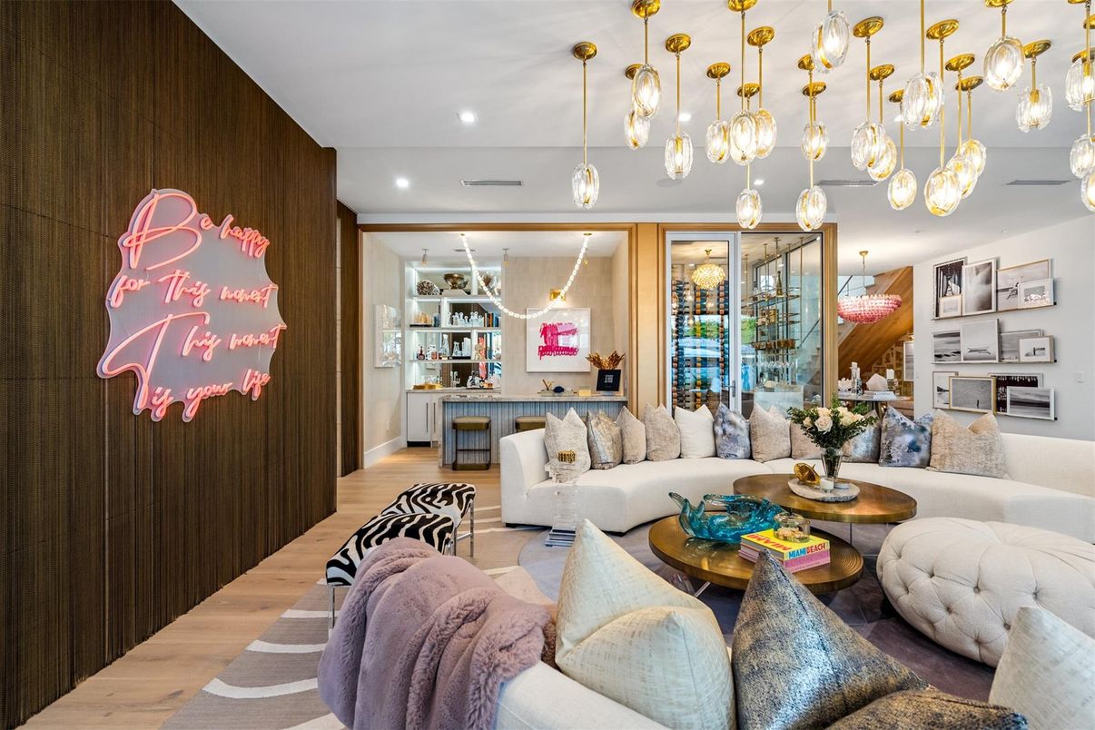 Interior, Living room, Pendant Lights, Recessed Lighting, Wood Texture Flooring