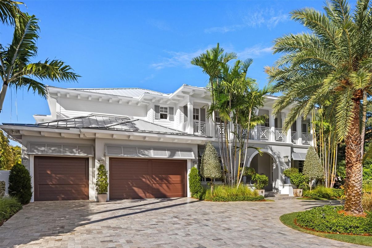 Attached, Exterior, Facade, Mediterranean