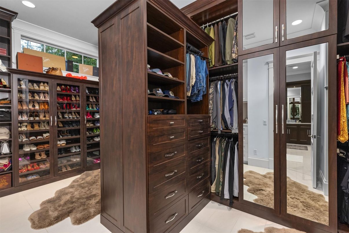 Interior, Recessed Lighting, Walk-in Closets