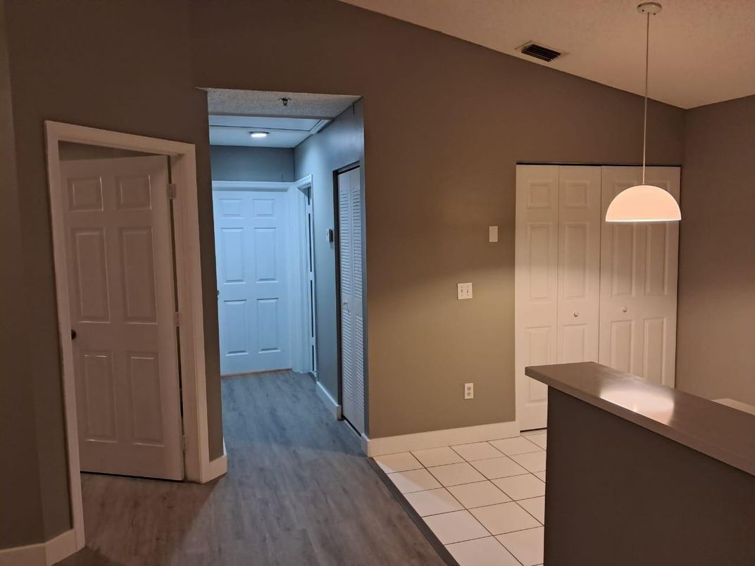 Interior, Pendant Lights, Wood Texture Flooring