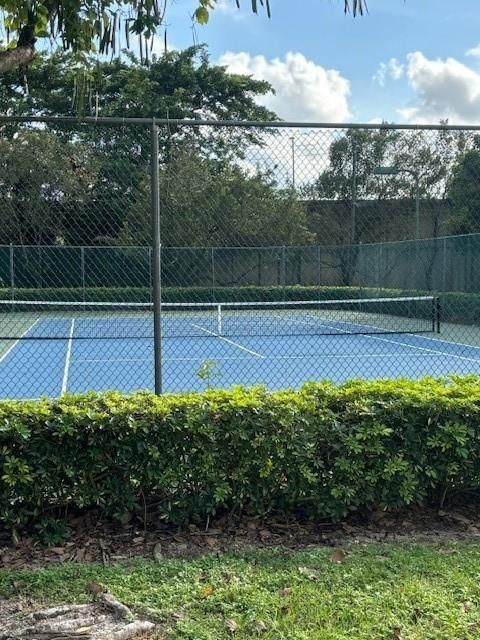 Exterior, Tennis Courts