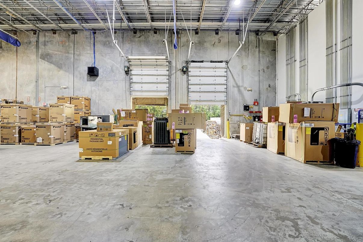 Garage, Interior