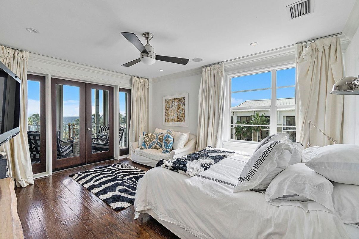 Bedroom, Interior, Recessed Lighting, Water, Wood Texture Flooring
