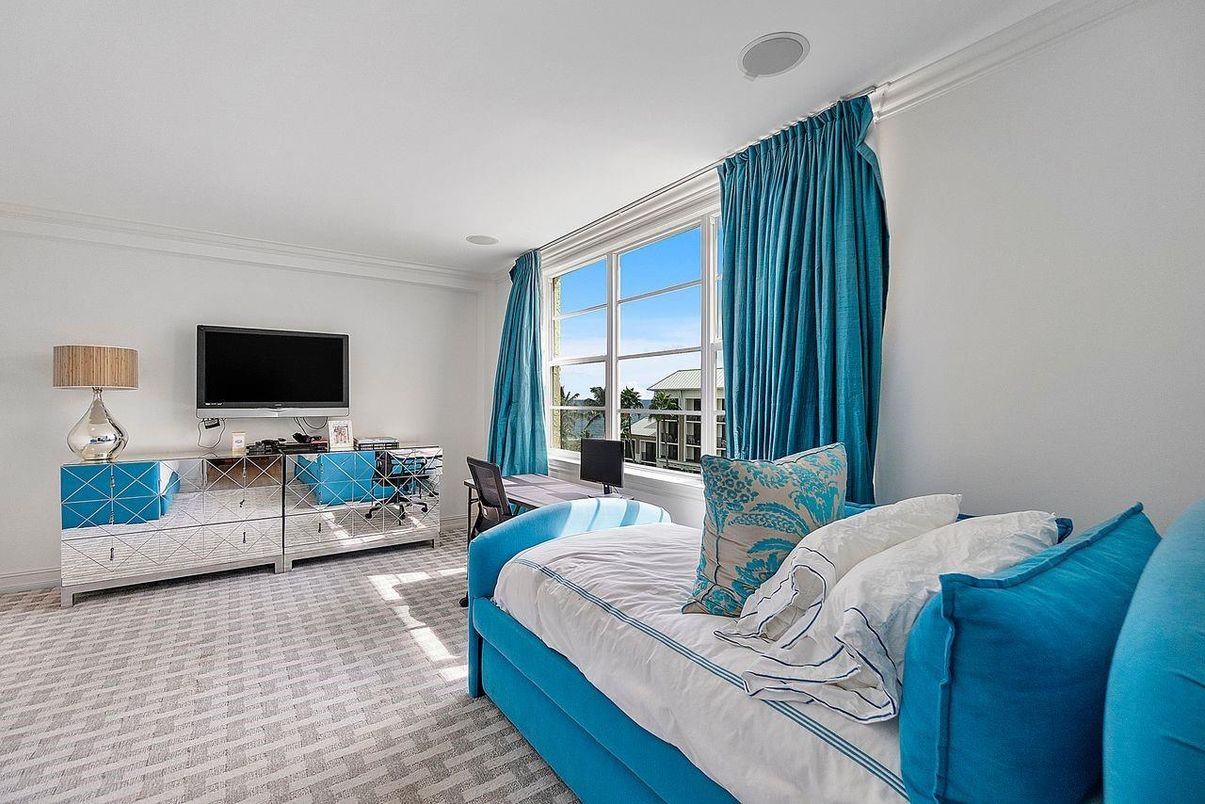 Bedroom, Interior, Water
