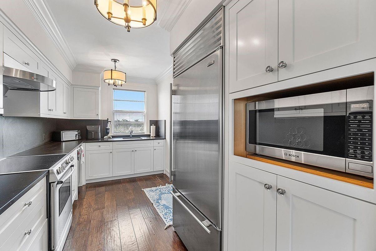 Interior, Kitchen, Pendant Lights, Stainless Steel Appliances, Wood Texture Flooring