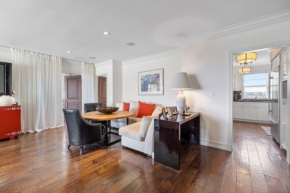 Dining room, Interior, Living room, Recessed Lighting, Wood Texture Flooring