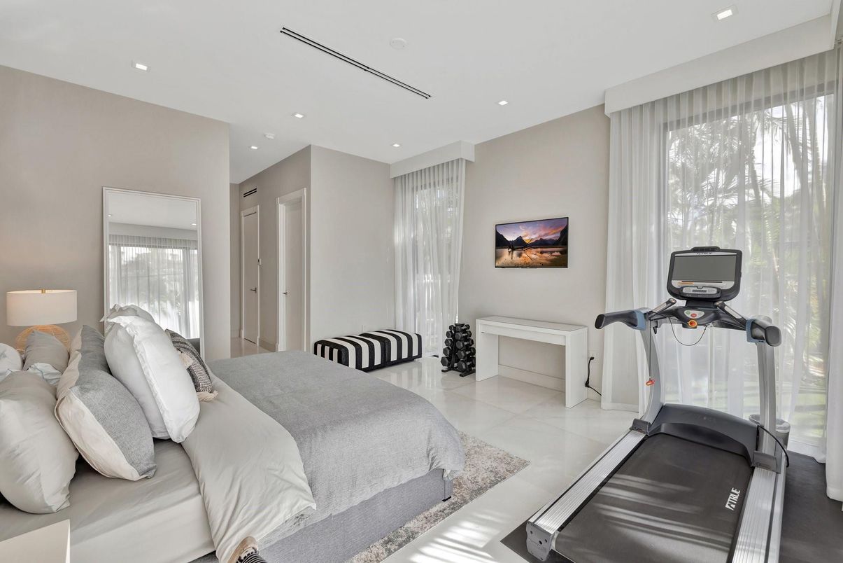 Bedroom, Fitness Equipment, Interior, Recessed Lighting