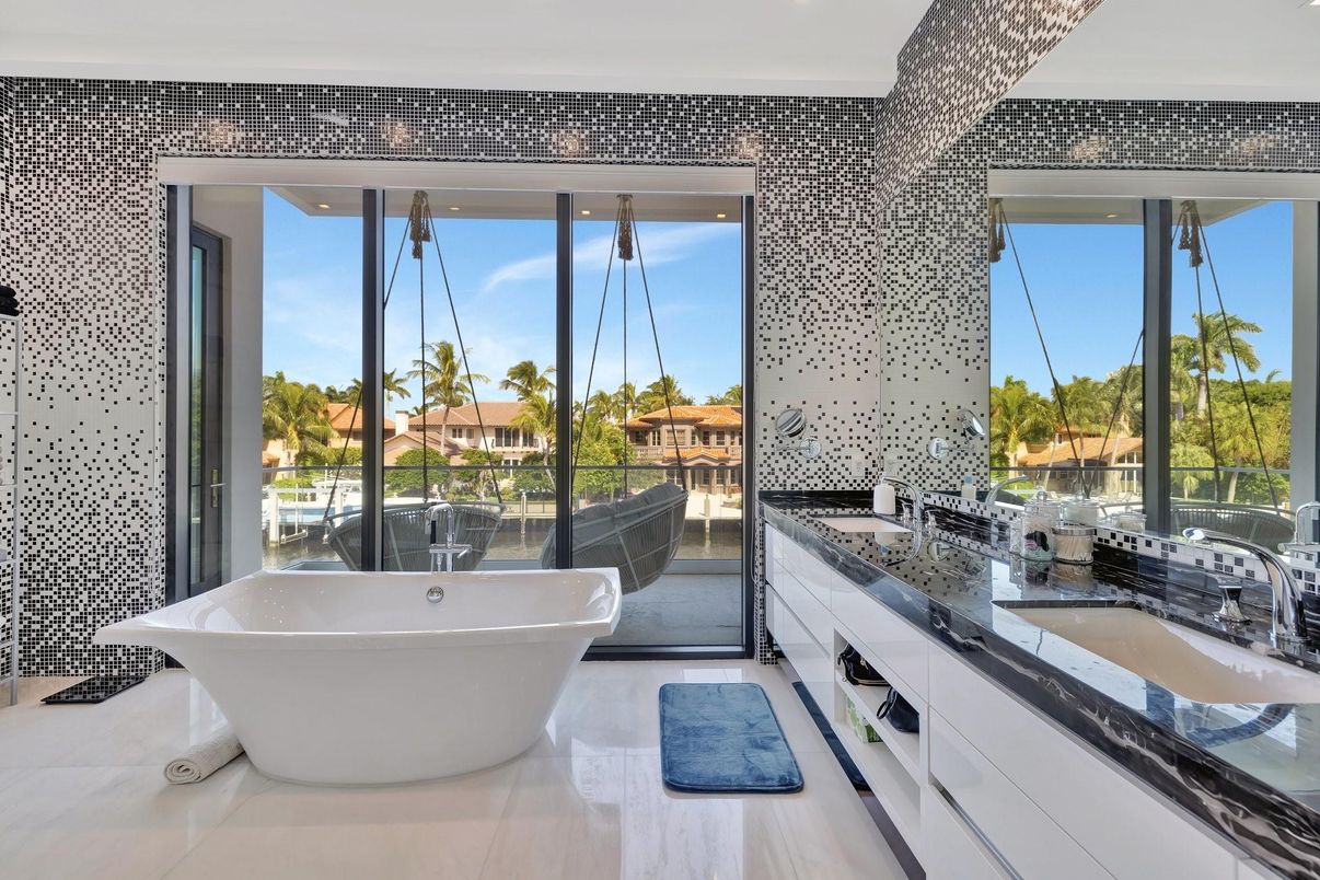 Bathroom, Dual Sink Vanities, Free Standing Baths, Interior, Recessed Lighting