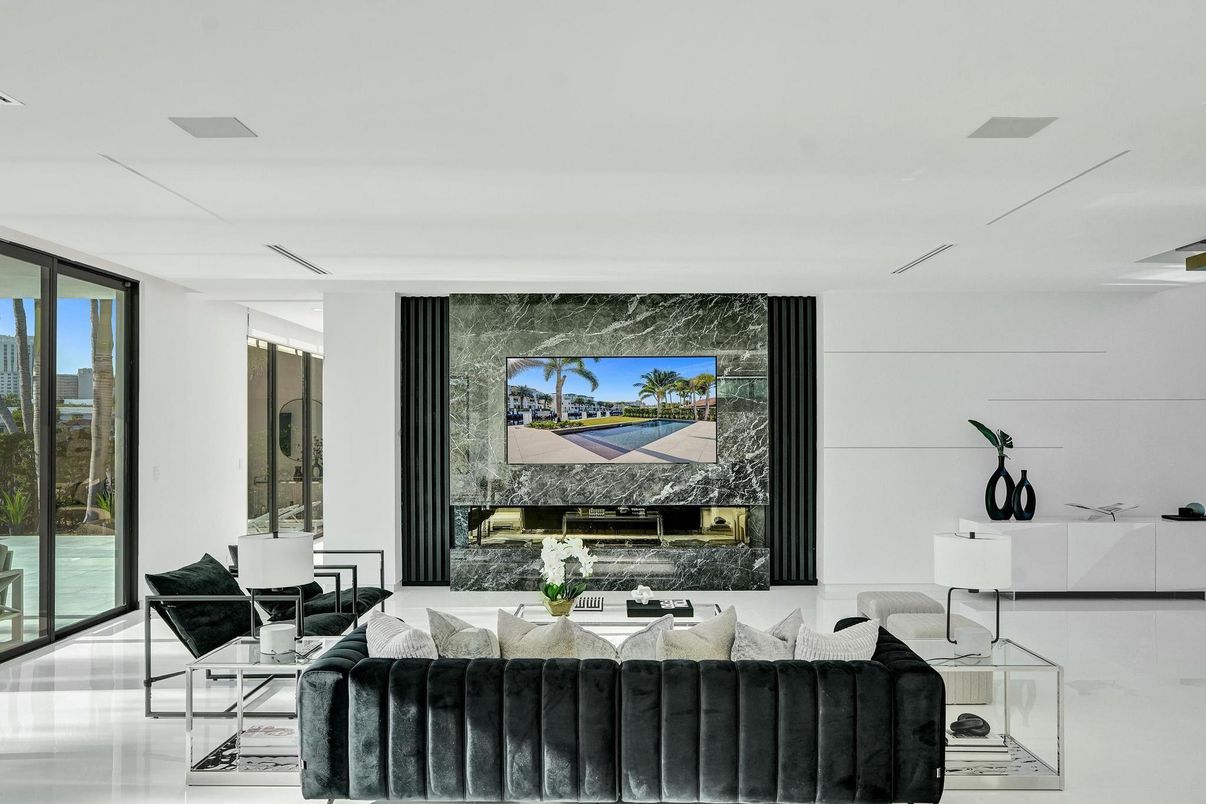 Fireplace, Interior, Living room