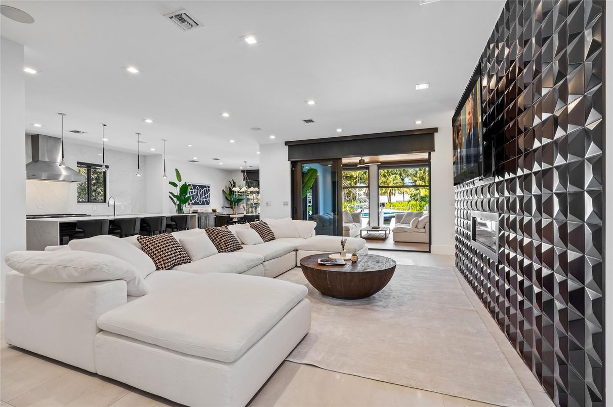 Interior, Kitchen, Living room, Marble Walls, Pendant Lights, Recessed Lighting