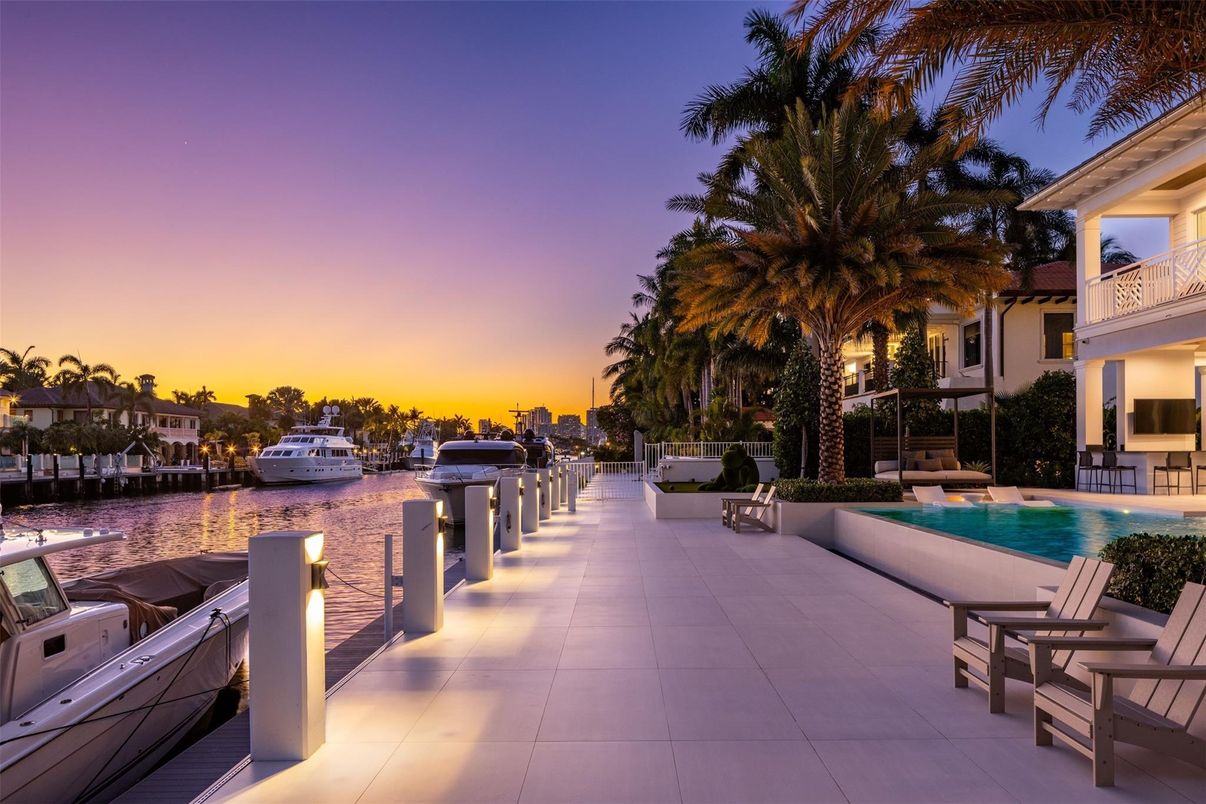 Exterior, Pool, Water