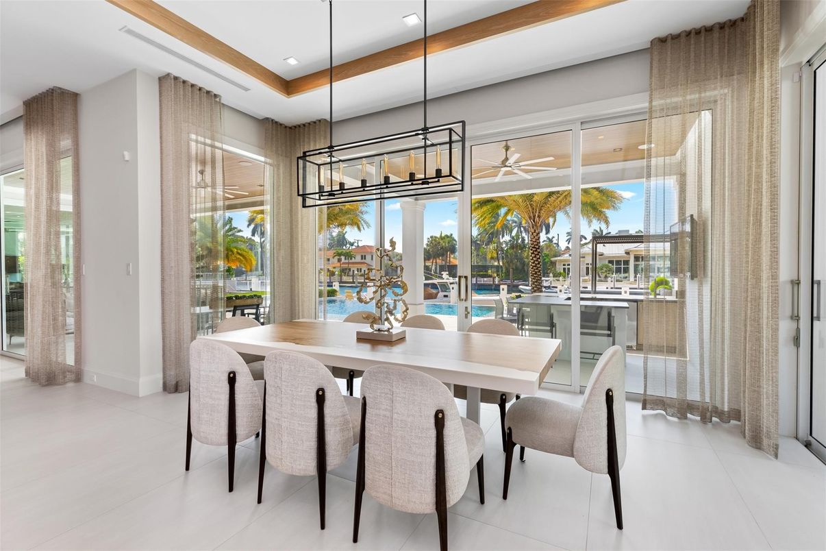 Dining room, Interior, Pendant Lights, Recessed Lighting, Water