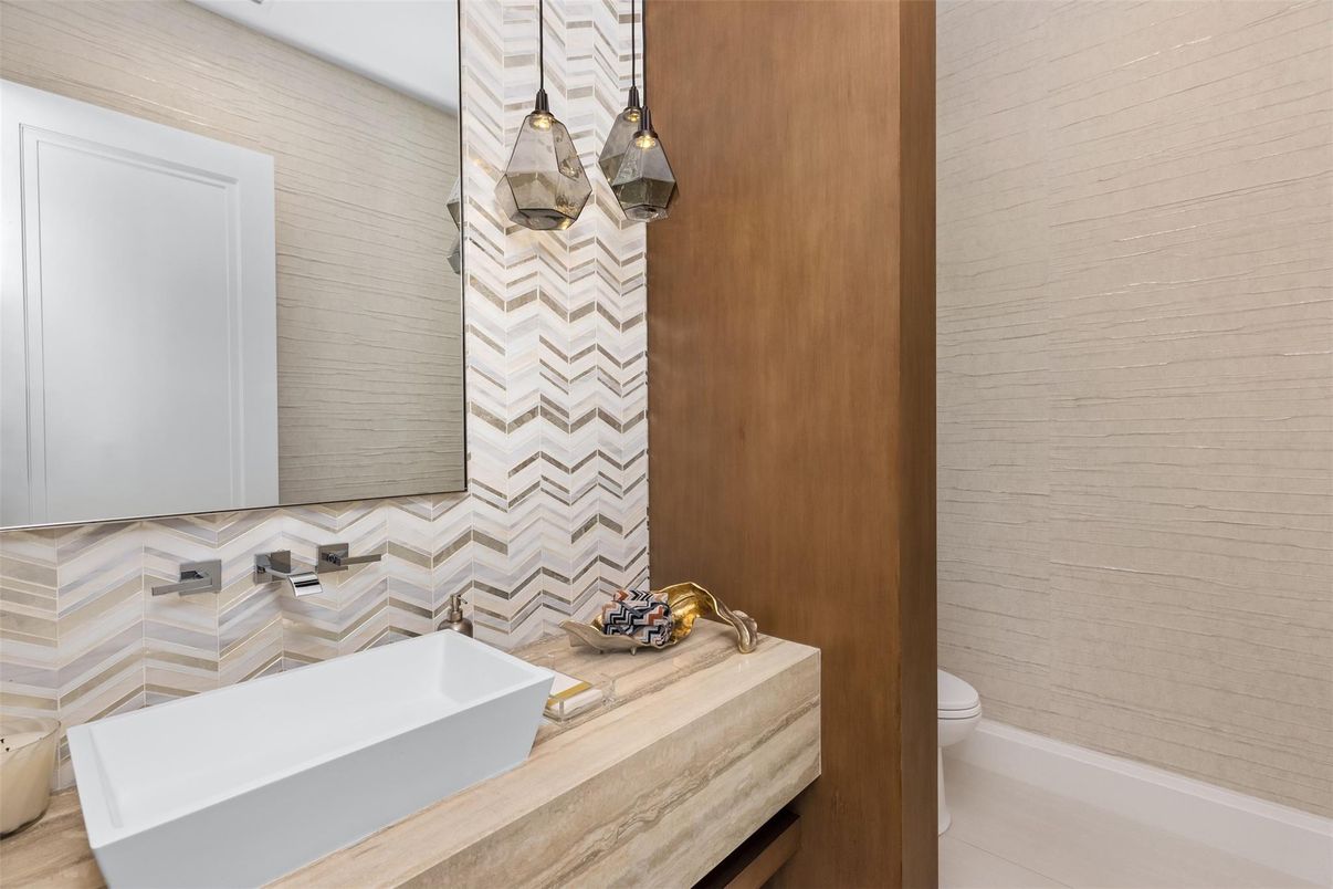Bathroom, Interior, Pendant Lights